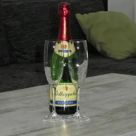 Moderne Ferienwohnung HOME in Elxleben - mit Kaffeevollautomat, Entertainmentpaket, WLAN und kostenlosen Parrkplatz *